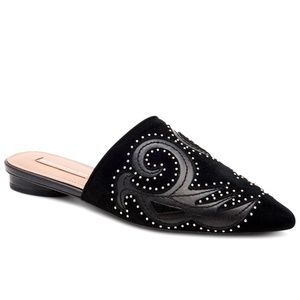 BCBGMAXAZRIA Nola Studded Pointed Toe Mule Sandal Flat Heel Fashionable Shoe 7.5